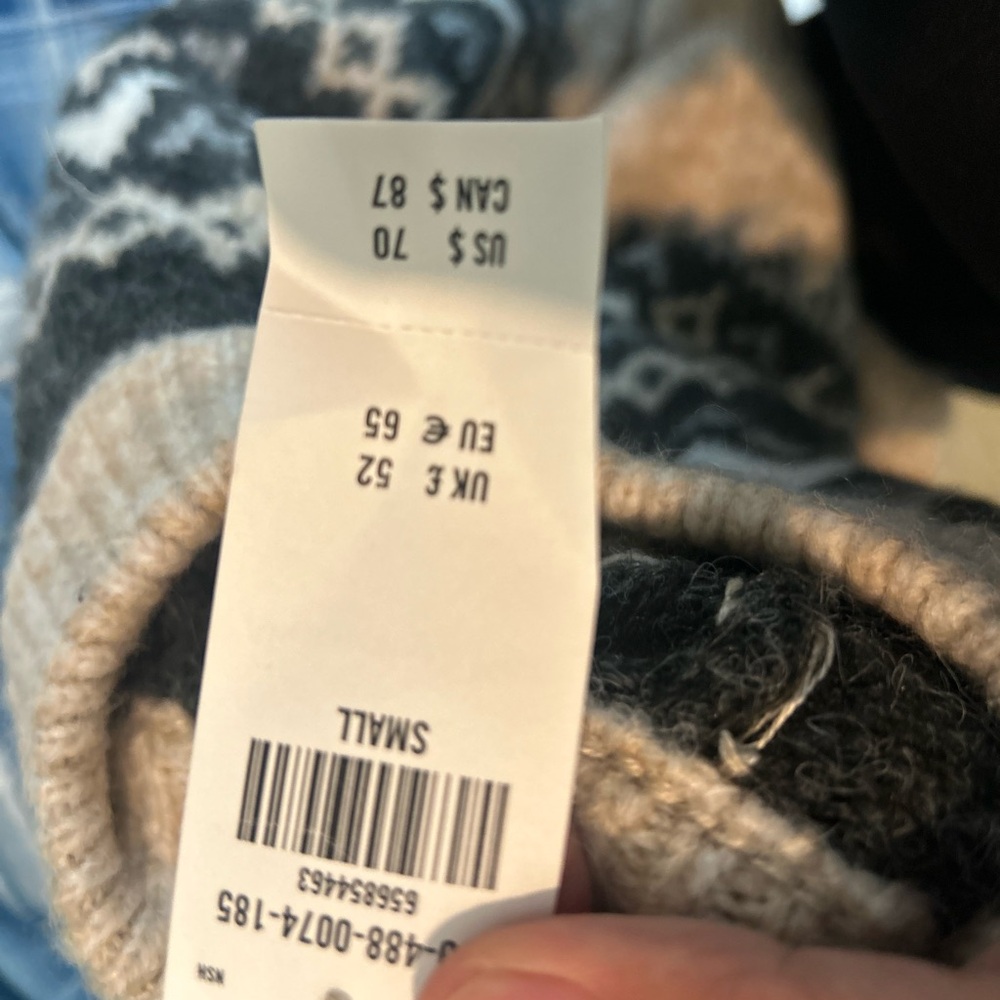 Abercrombie & Fitch Beige and Dark Green Fair Isle Sweater - Picture 3 of 6